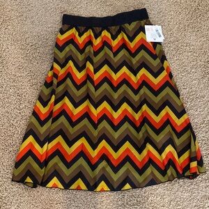 NWT LulaRoe Lola chevron midi skirt. Gorgeous fall colors. Fully lined, medium